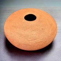 Superbe vase en terre cuite texturée, signé