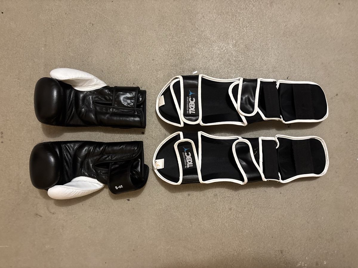 Sonstige Accessoires für Herren: Kickboxing Gloves and Shin Guards Set Black – Neu (gemäss Beschreibung) aus steinhausen von pat_nc2x 1