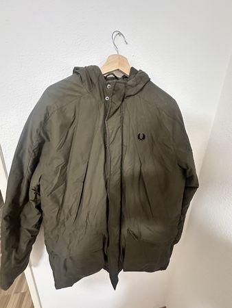 Fred Perry Winterjacke, olivgrün, Grösse M, Top Zustand!