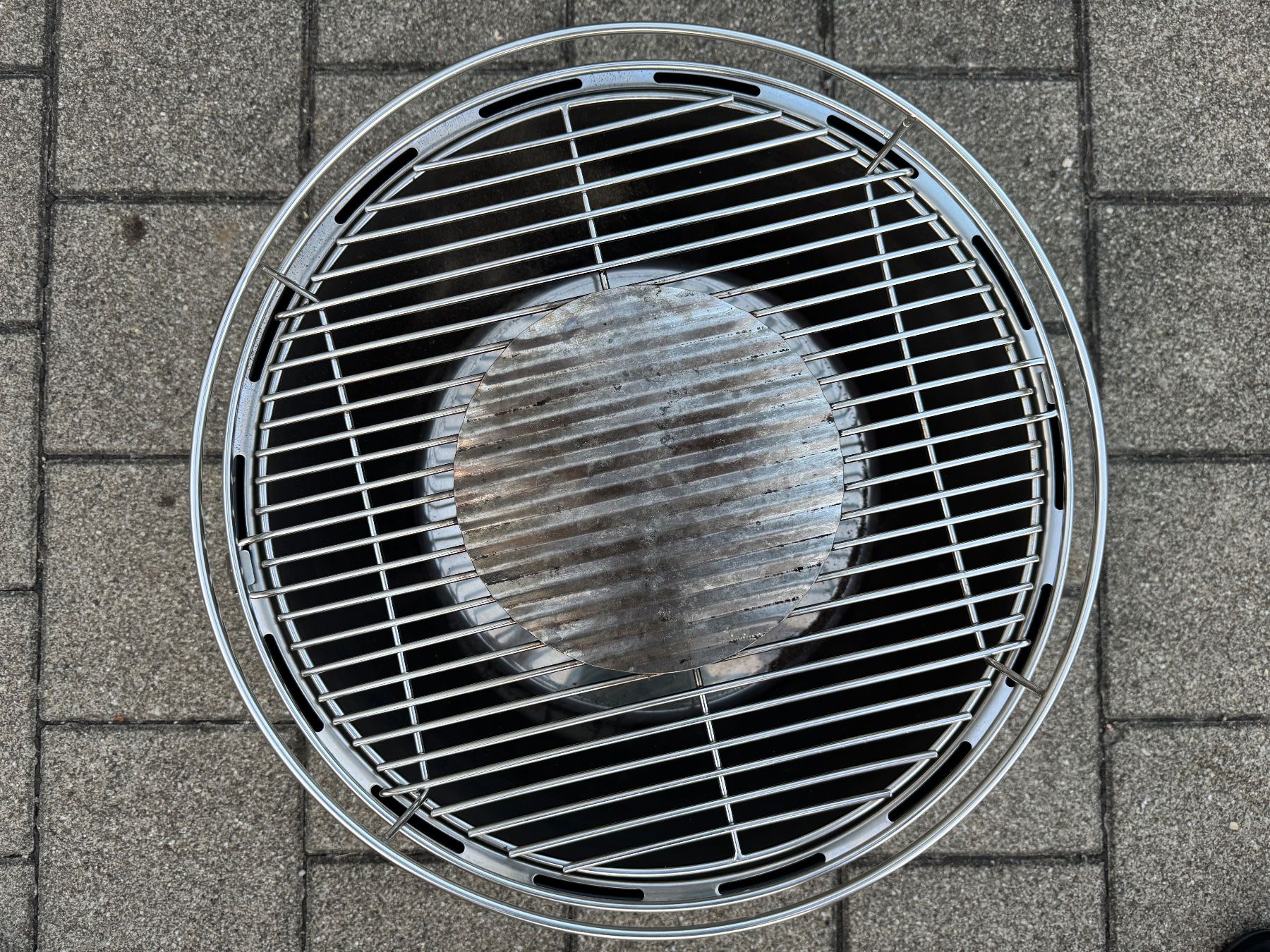 Lotusgrill Griglie: Lotus Grill XL mit Tragetasche – Usato da Sissach venduto da Sinom 1