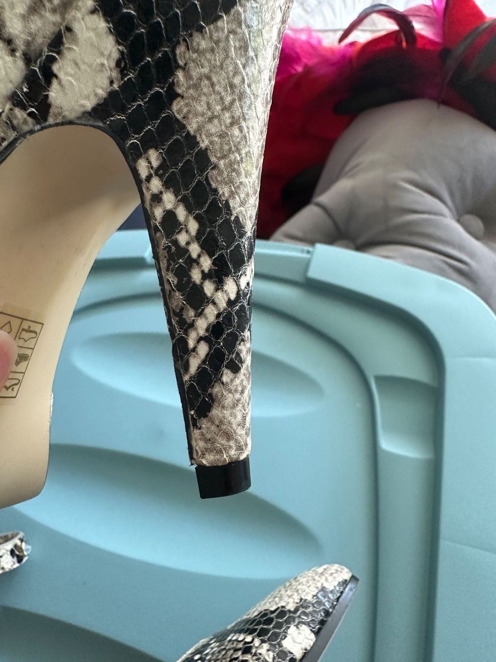 Guess Scarpe da donna: GUESS – Usato da Bottighofen venduto da vendeo 6