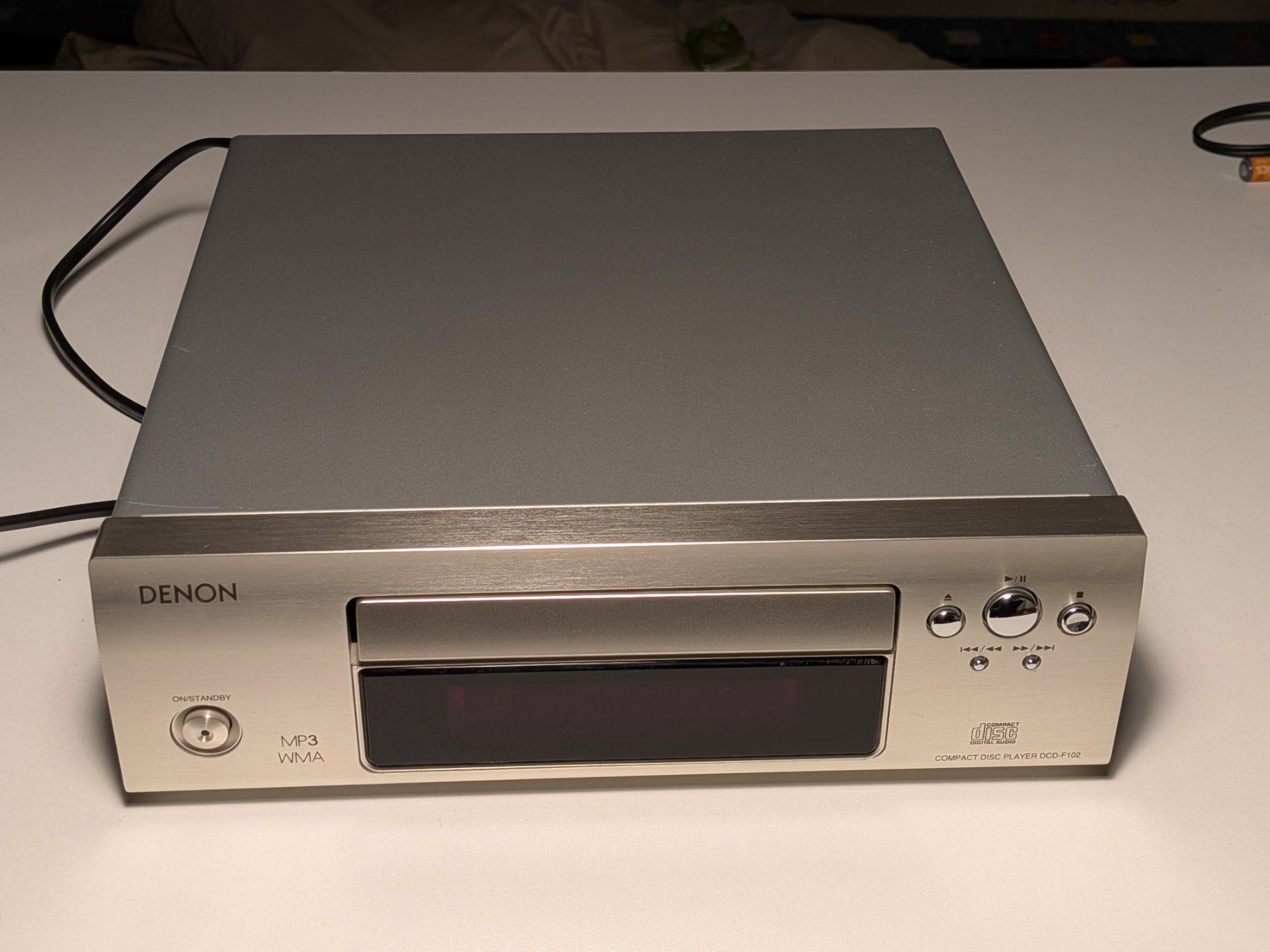 Denon Sistemi audio & multimediali: Denon DCD-F102 CD-Player (Versand möglich) – Usato da Wallisellen venduto da Yurito
