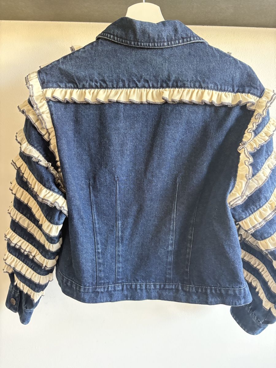 Chanel Giacche: Chanel Denim Jacket with Ruffles – Usato da Nyon venduto da My_wardrobe 4