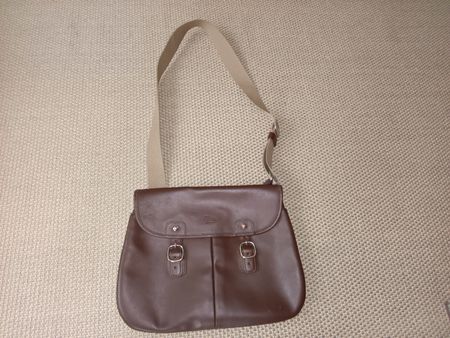 Sac besace vintage en cuir marron de la marque Upla