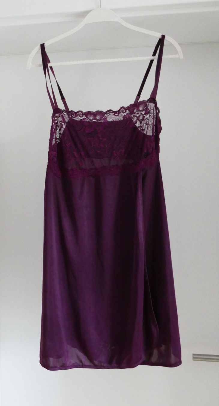 Altra biancheria intima: Negligée violett, Gr. 40 – Usato da Port venduto da uzuku