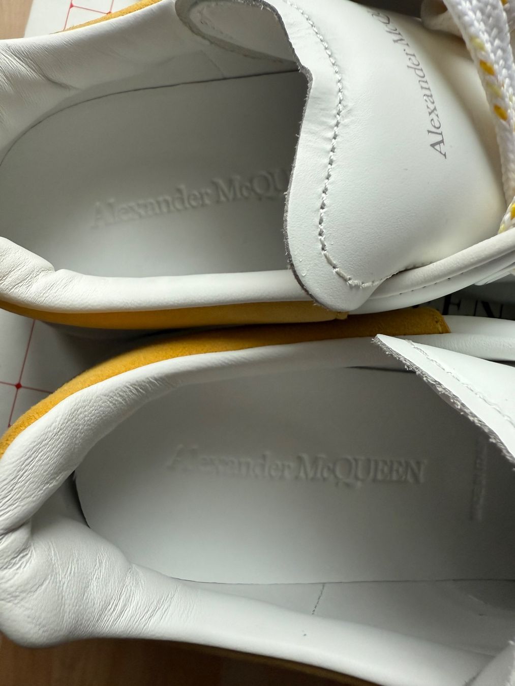Alexander Mcqueen Scarpe da uomo: Alexander McQueen Sneaker Gr. 39 – Nuovo e nell'imballaggio originale da Wald AR venduto da xen_6yqn 3