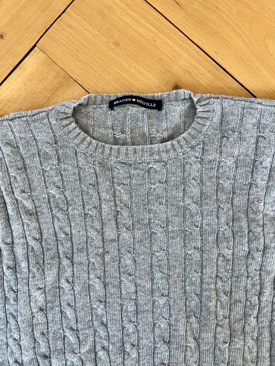 Brandy Melville Pullover & Sweatshirts: Schöner Pullover von Brandy Melville NEU – Neu (gemäss Beschreibung) aus Zürich von bec_p9dy 1