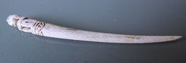Haarnadel aus Fischknochen Tanimbar Moluccas Tribal Art