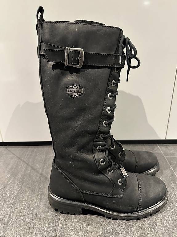 Harley-Davidson Damenschuhe: Harley Davidson Stiefel hoch, Gr.40 – Gebraucht aus Affoltern am Albis von Indicator
