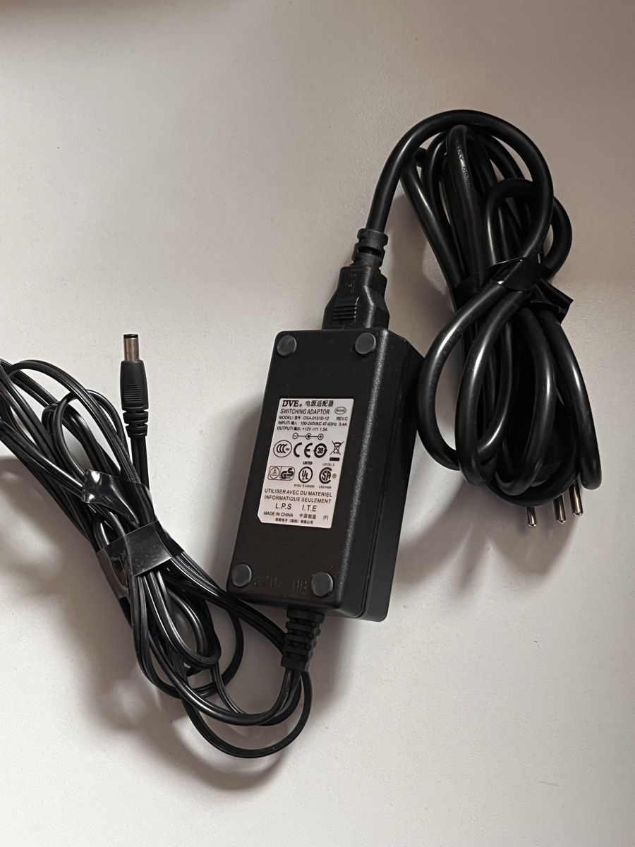 Caricabatterie: Netzteil DVE DSA-0151D-12 12V 1.5A  – Usato da Roggwil BE venduto da WULU