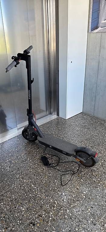 Kickboard: XIAOMI 5 E-Scooter – D'occasion à Zürich par Efino