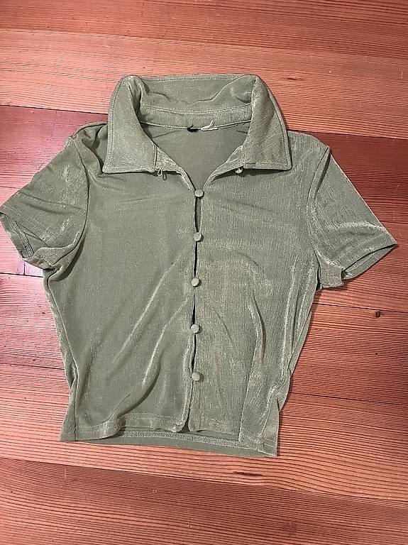 Camicette, T-shirt & Top: Grüne Kurzarm-Bluse – Usato da bern venduto da celio777