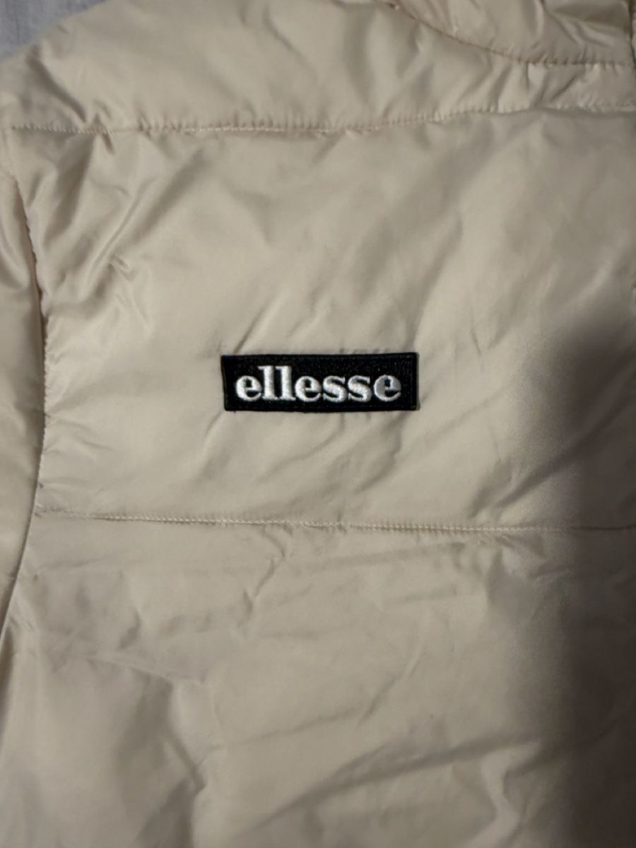 Ellesse Giacche: Ellesse Beige Jacke / Damen Grösse S – Nuovo (secondo la descrizione) da Zürich venduto da Dar_bgc8 2