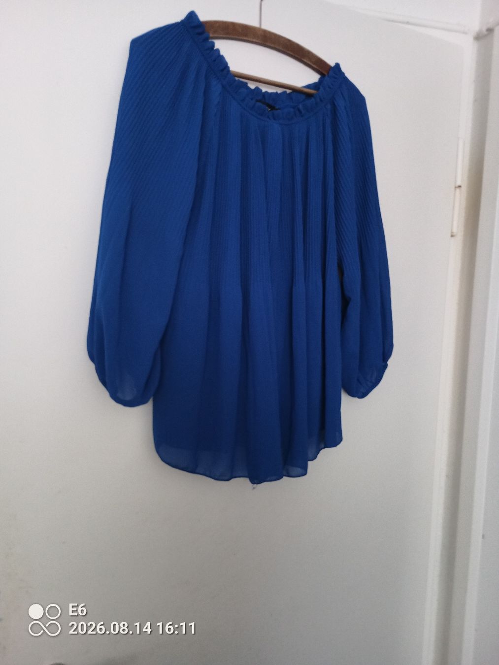 Blusen: Dunkelblaue Plisseebluse – Gebraucht aus Zürich von Mitzi6 1