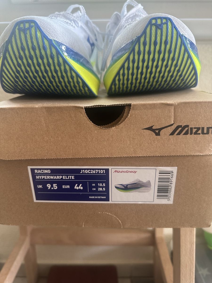 Mizuno Scarpe da uomo: Mizuno Hyperwarp Elite 44 Carbonlaufschuh – Nuovo e nell'imballaggio originale da Männedorf venduto da willywonka14 4
