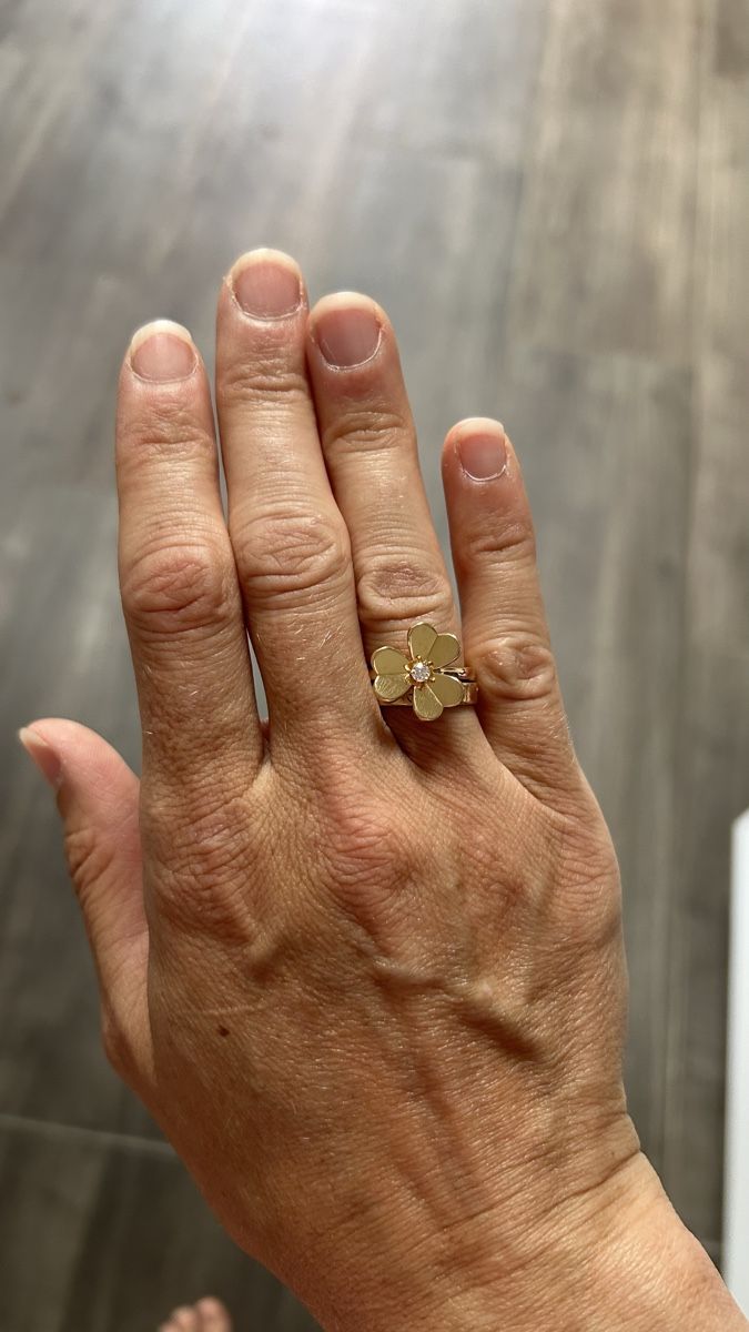 Anelli: Van Cleef and Arpels Frivole Ring Van Cleef and Arpels – Nuovo (secondo la descrizione) da Bad Ragaz venduto da vjmast