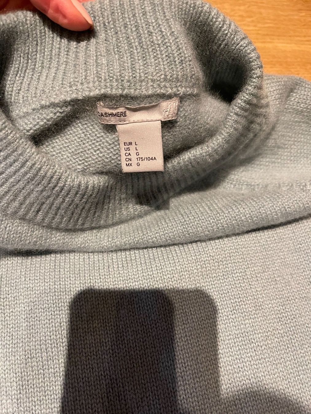 H&M Maglioni & Felpe: H&M 100% Kaschmirpullover blau L ( aber ehr eine s/m) – Usato da Ottenbach venduto da Suni_82 3