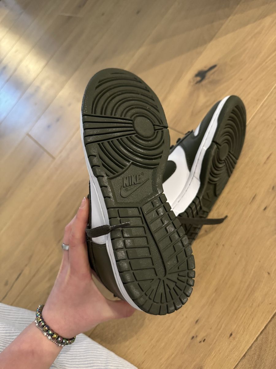 Nike Damenschuhe: Nike Dunk High Grün Weiss Gr. 37.5 – Gebraucht aus St. Gallen von Fabiennevogler 1