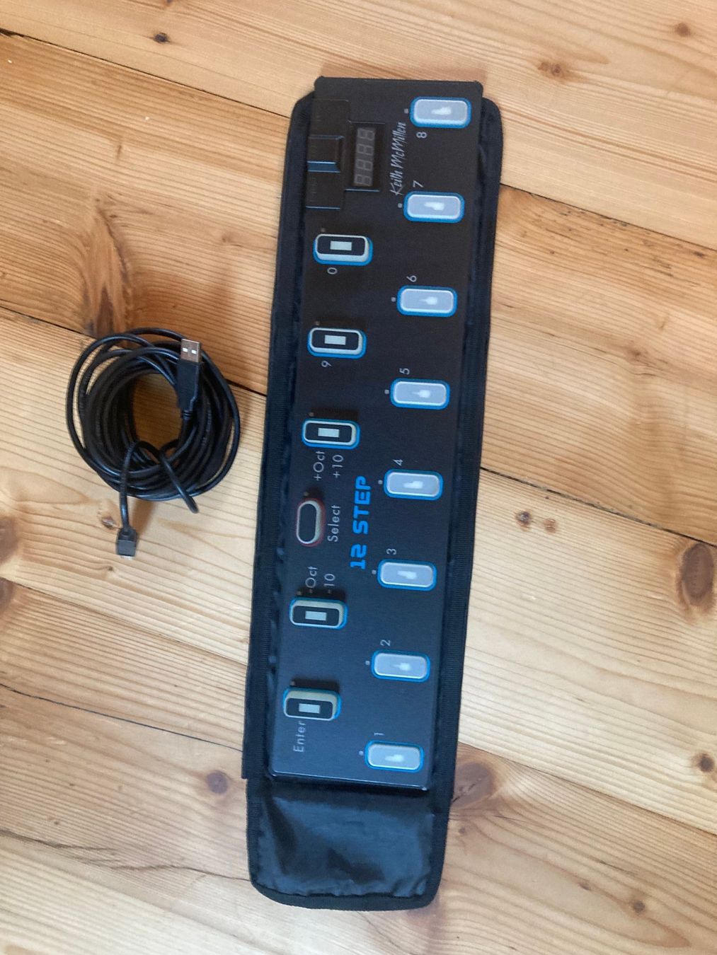 Musikinstrumente: USB-Fußcontroller Muse Kinetics – Gebraucht aus Winterthur von Xeniamusic