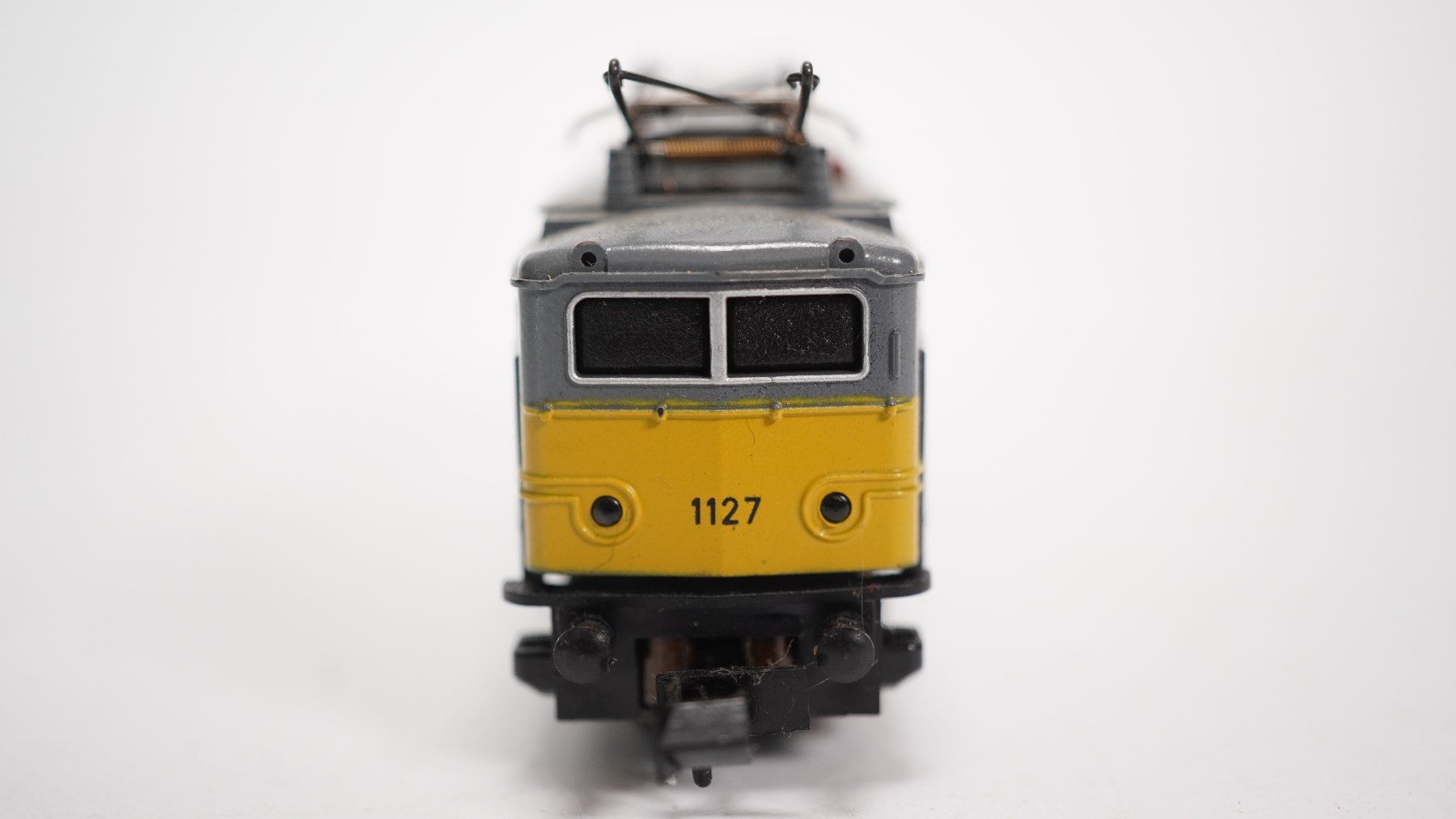 Trains électriques: e37 Spur N NS E-Lok 1127 graugelb – D'occasion à Thun par evinka_gmbh 2