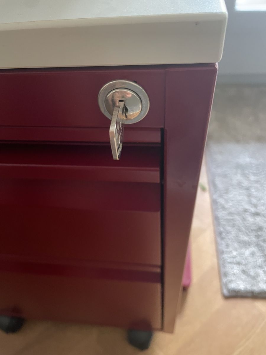 Bureaux: Büro  – D'occasion à Bern par llline 2
