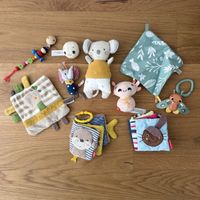 Baby Spielzeug: Knisterbücher, Kuscheltiere, Spieluhr usw.