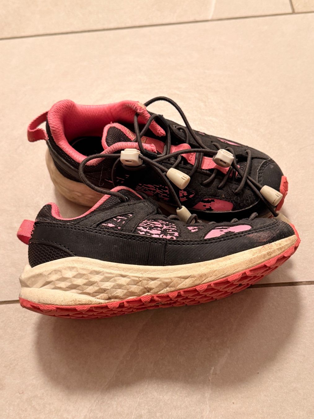 Jack Wolfskin Scarpe per ragazze: Jack Wolfskin Schuhe, Mädchen, Wanderschuhe, 28 – Usato da Wilen b. Wil venduto da carpediem25 2