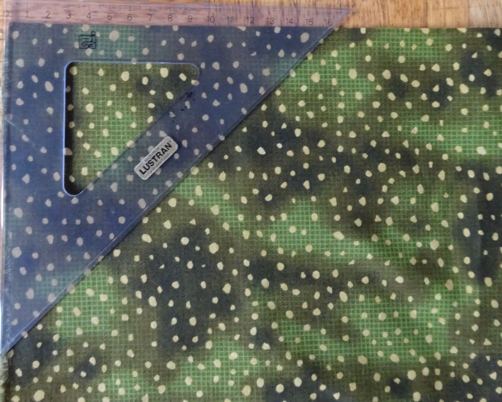 Tessuti: Baumwollstoff für Patchwork 42 x 106cm – Nuovo (secondo la descrizione) da Bern venduto da Hero2.0 1