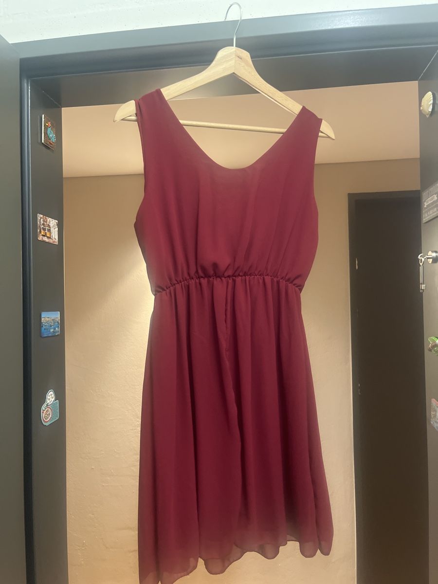 Vestiti: Bordeauxrotes Minikleid, Grösse M, neu! – Usato da Regensdorf venduto da tan_2r7w 1