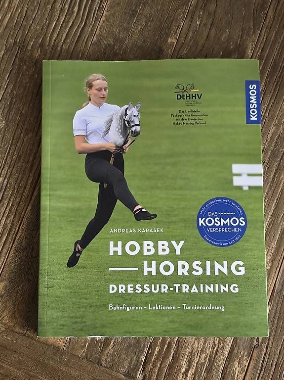 Libri: Hobby Horsing Dressurbuch – Usato da Roggwil BE venduto da Haesli1981