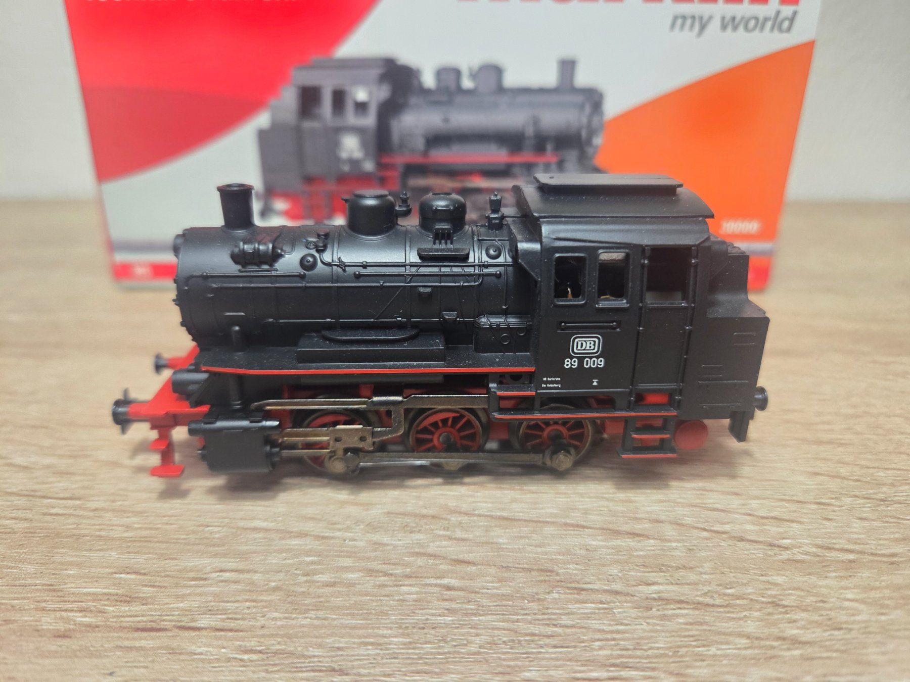 Märklin Modellini di ferrovie: Märklin 30000 Dampflok BR 89 DB Digital H0 – Nuovo e nell'imballaggio originale da St-Aubin-Sauges venduto da Lo_Go