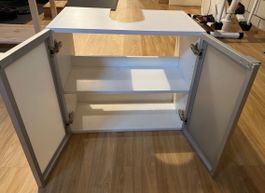Waschbeckenunterschrank weiss mit 2 Tueren gebraucht