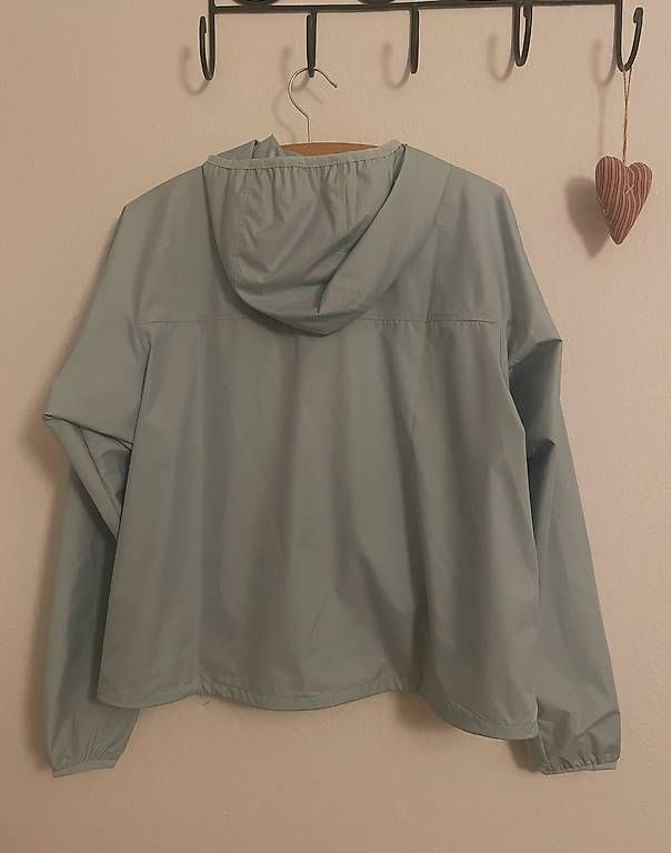 Jacken: Patagonia Light & Variable Jacket Damen  Hellblau, Grösse M – Neu und originalverpackt aus Bern von kaptn_cece 1