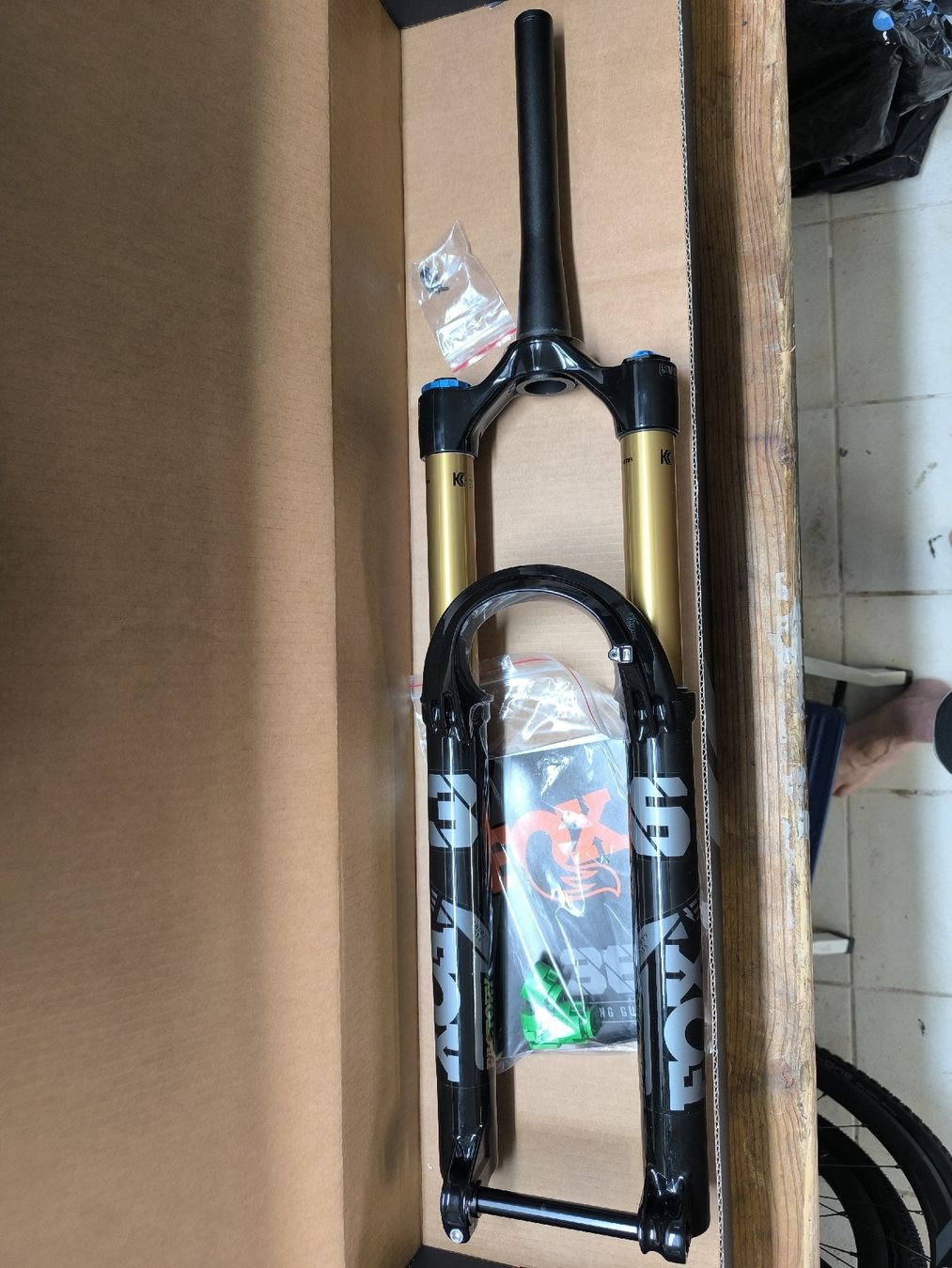 Fox Ersatzteile: Fox 36 Factory, Grip X2, e-Optimized, 29 Zoll, 160 mm – Neu und originalverpackt aus Langenthal von blackdiamond171