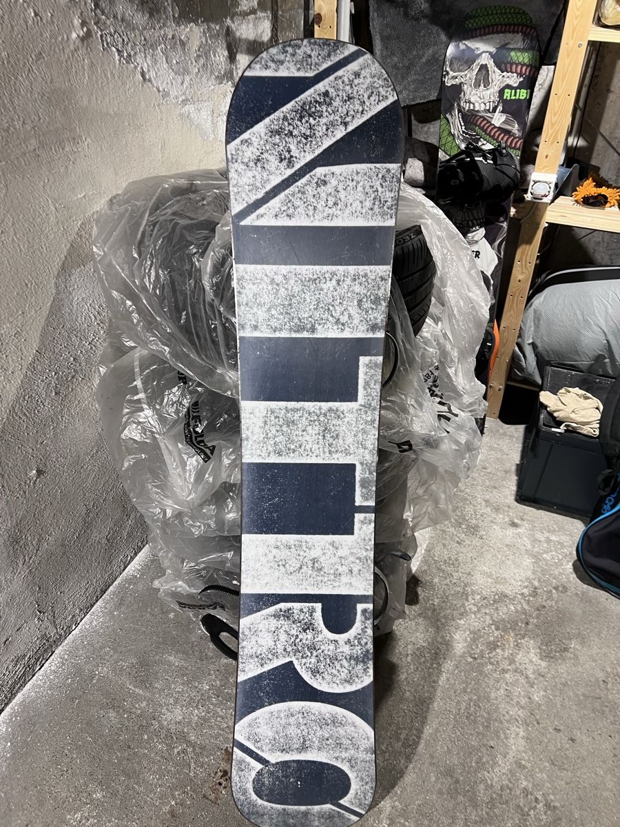 Snowboard Nitro Board: Nitro Snowboard 156cm mit Bindung  – Nuovo (secondo la descrizione) da Wädenswil venduto da Cyril240 2
