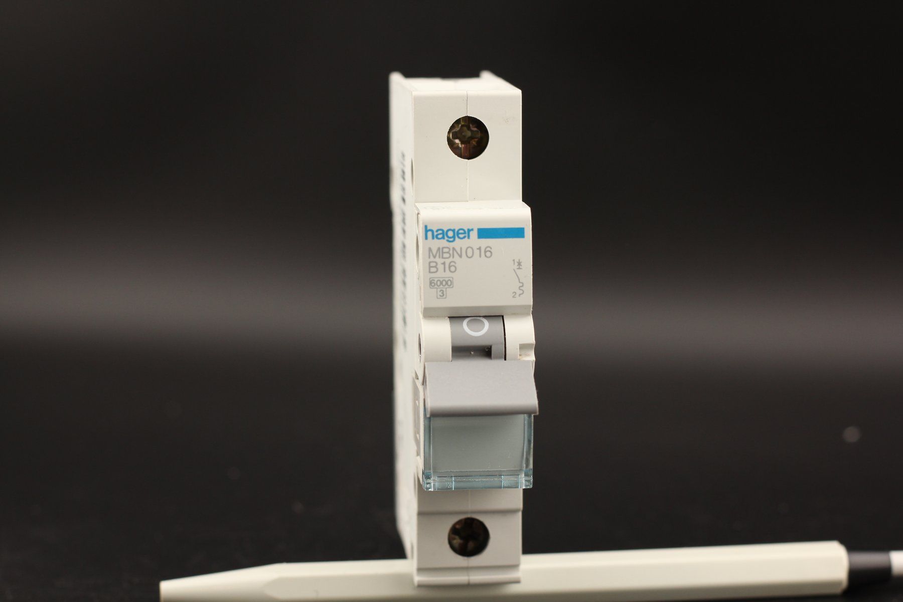 Hager Interruttori: Hager MBN 016 B16 MBN016 LS – Usato da Winterthur venduto da Hint17