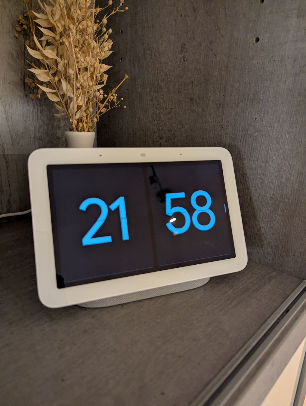 Hub & Switch: Google Nest Hub 2ème génération blanc bon état – Usato da Penthéréaz venduto da Gnocchi05
