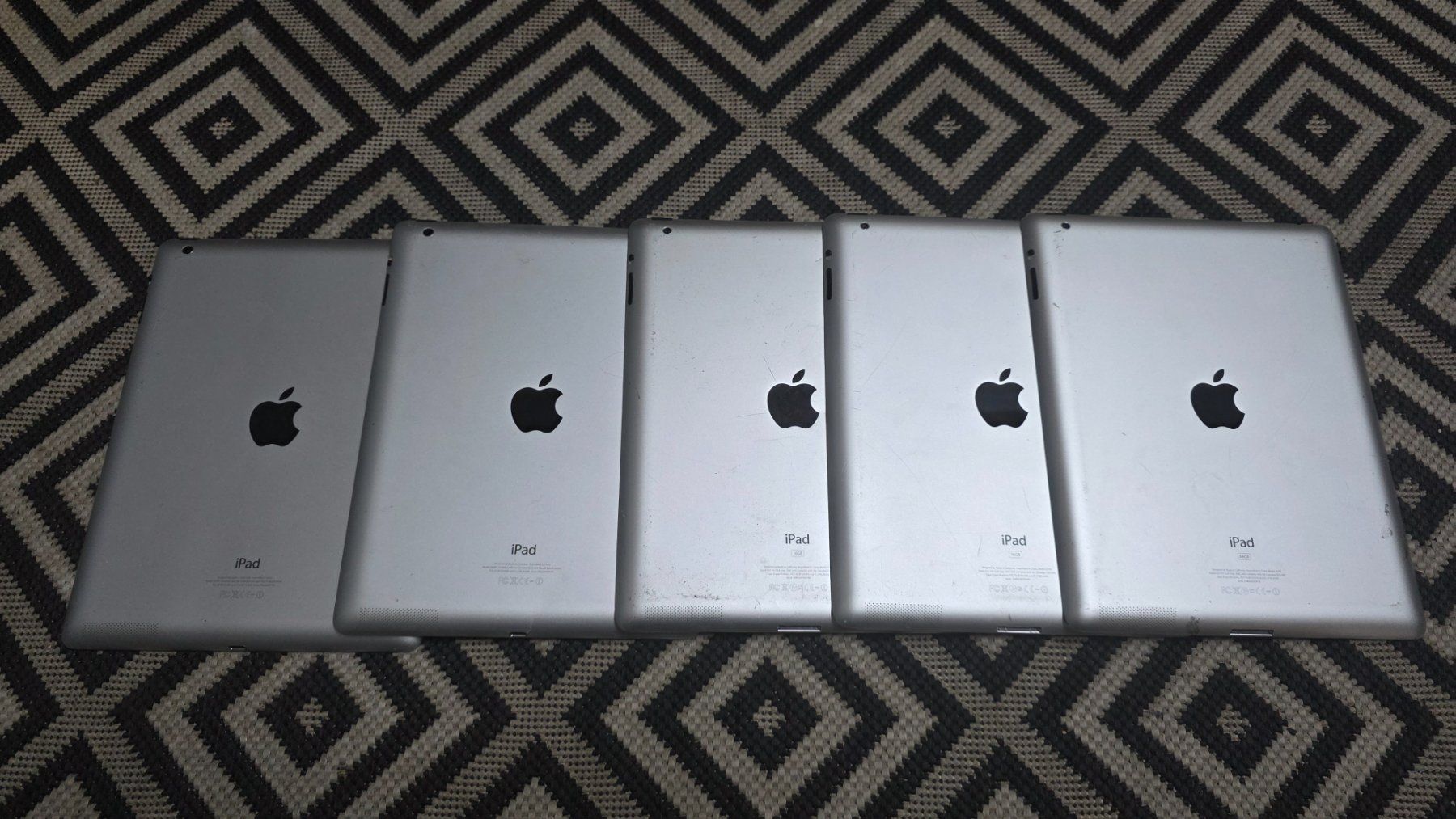 Apple Tablettes PC: Apple iPad 2 (Modell A1395) – Défectueux à Buchs SG par nefi022 2