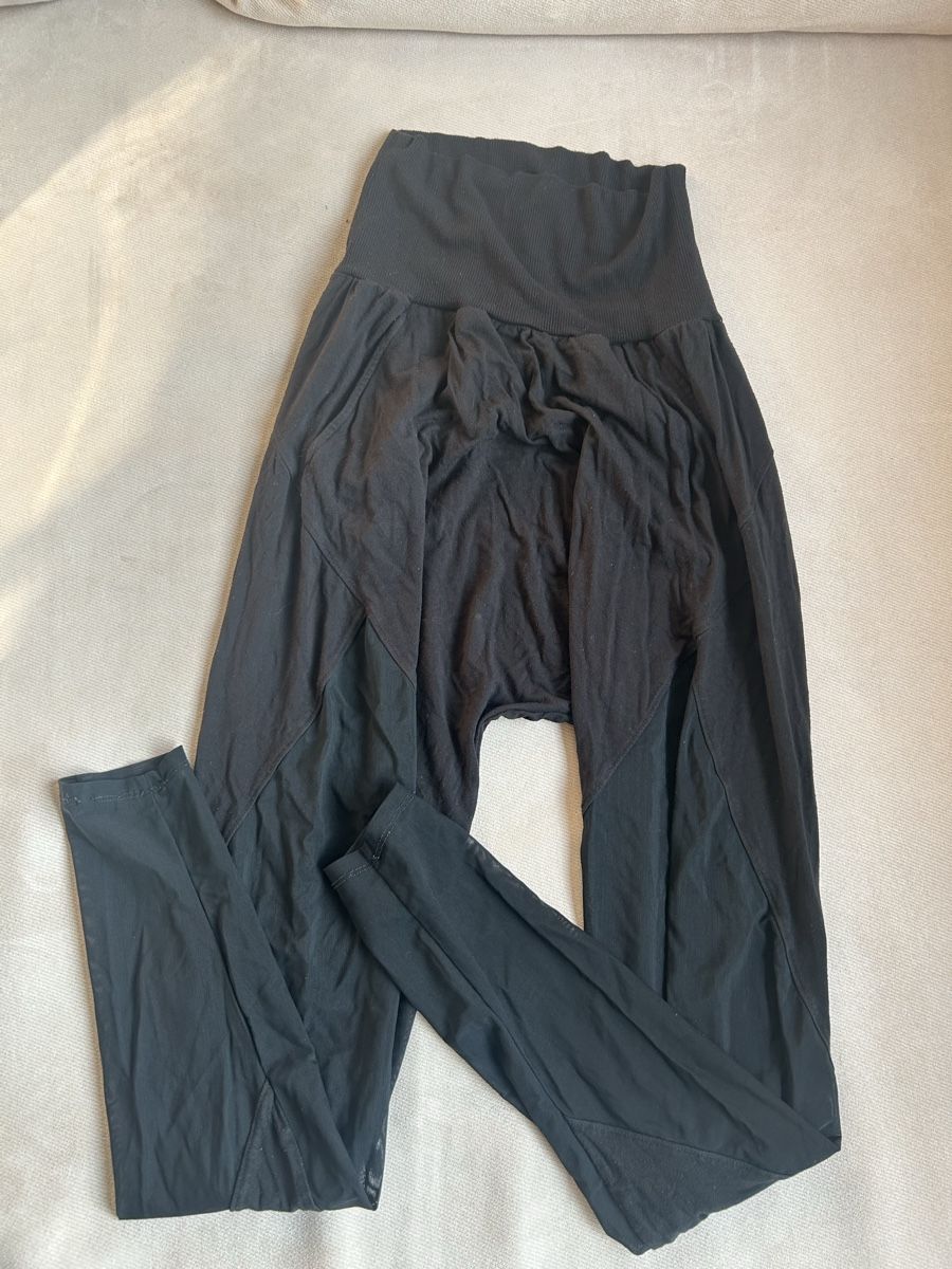 Leggings: Alo Yoga pant – Usato da Herrliberg venduto da sof_rk7l 2