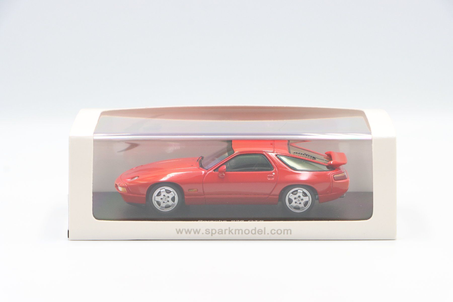 Porsche Modellini d'auto: Porsche 928 GTS 1992 1:43 Spark – Nuovo e nell'imballaggio originale da Bühl b.Aarberg venduto da modelldiecast
