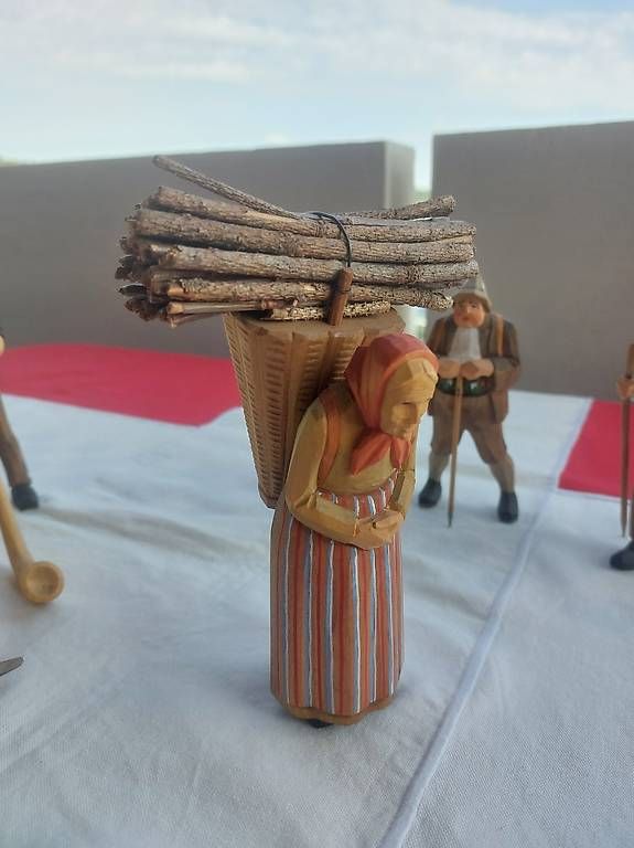 Figurines: Huggler Brienz Holzbildhauerei Komplett oder Einzel – D'occasion à Bremgarten AG par marcelbu62 3