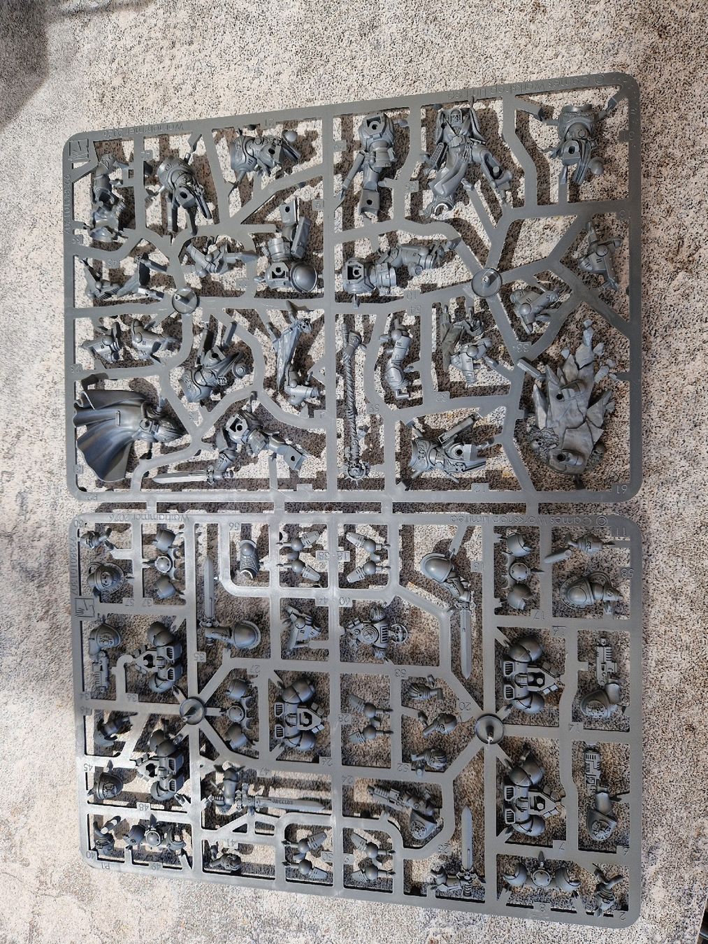 Kit di modellismo & Modellini statici: Warhammer 40k Armageddon - Space Marines hälfte – Nuovo (secondo la descrizione) da Burgistein venduto da Valmar 5