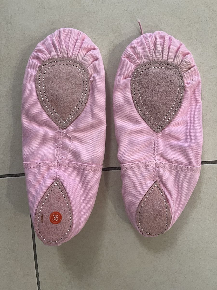 Scarpe per ragazze: Ballett-Schuhe Grösse 36 rosa – Nuovo (secondo la descrizione) da Küssnacht am Rigi venduto da icbicb 1