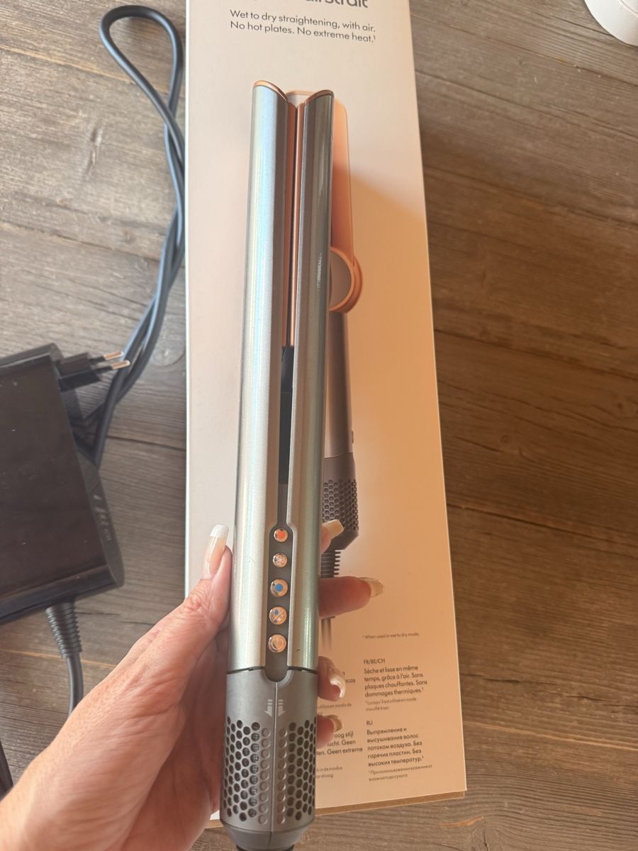Dyson Sèche-cheveux: Dyson airstrait – D'occasion à Vétroz par cais 1