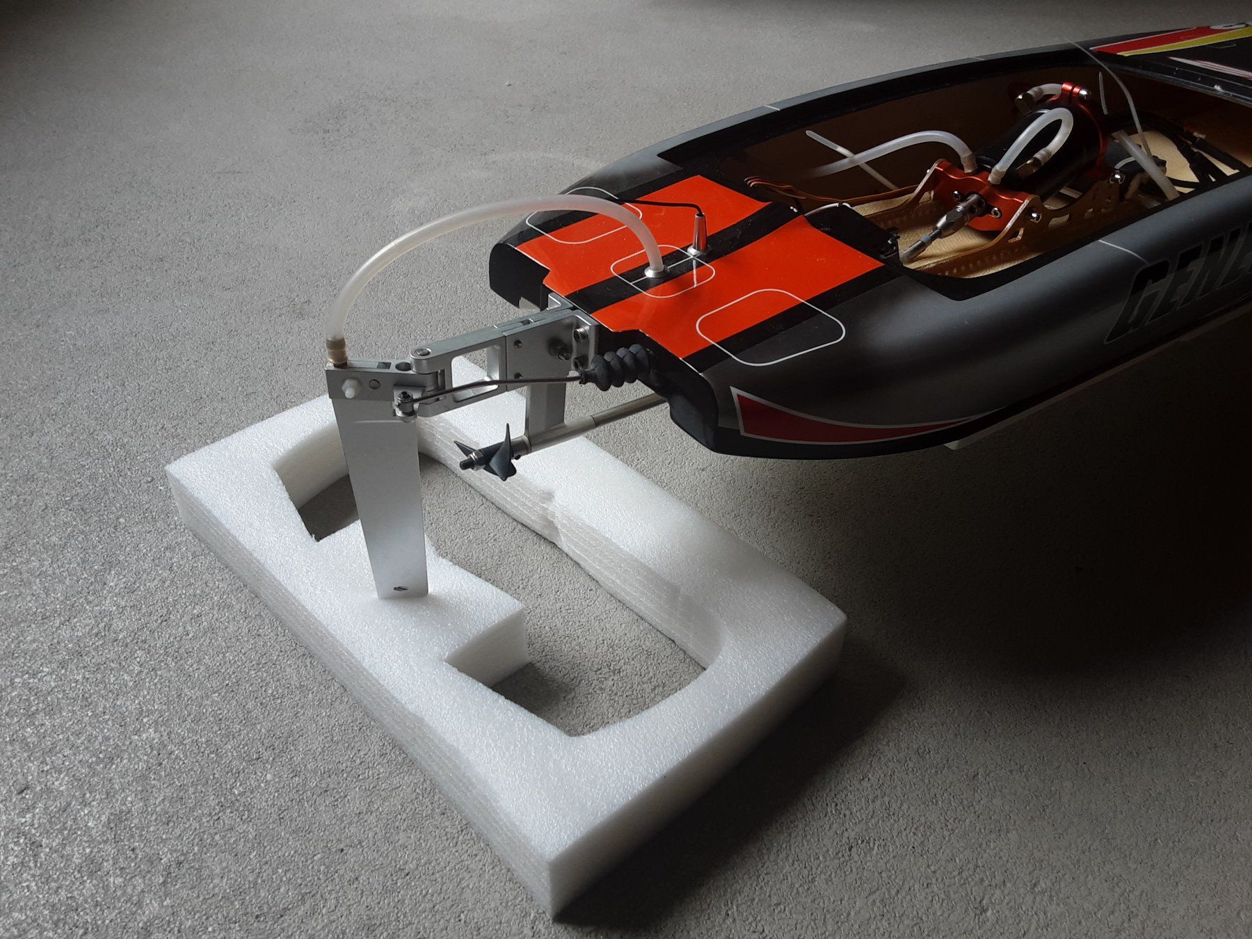 Modellismo RC: RC Speedboot Genises 900 – Usato da schüpfheim venduto da Tom0124 2