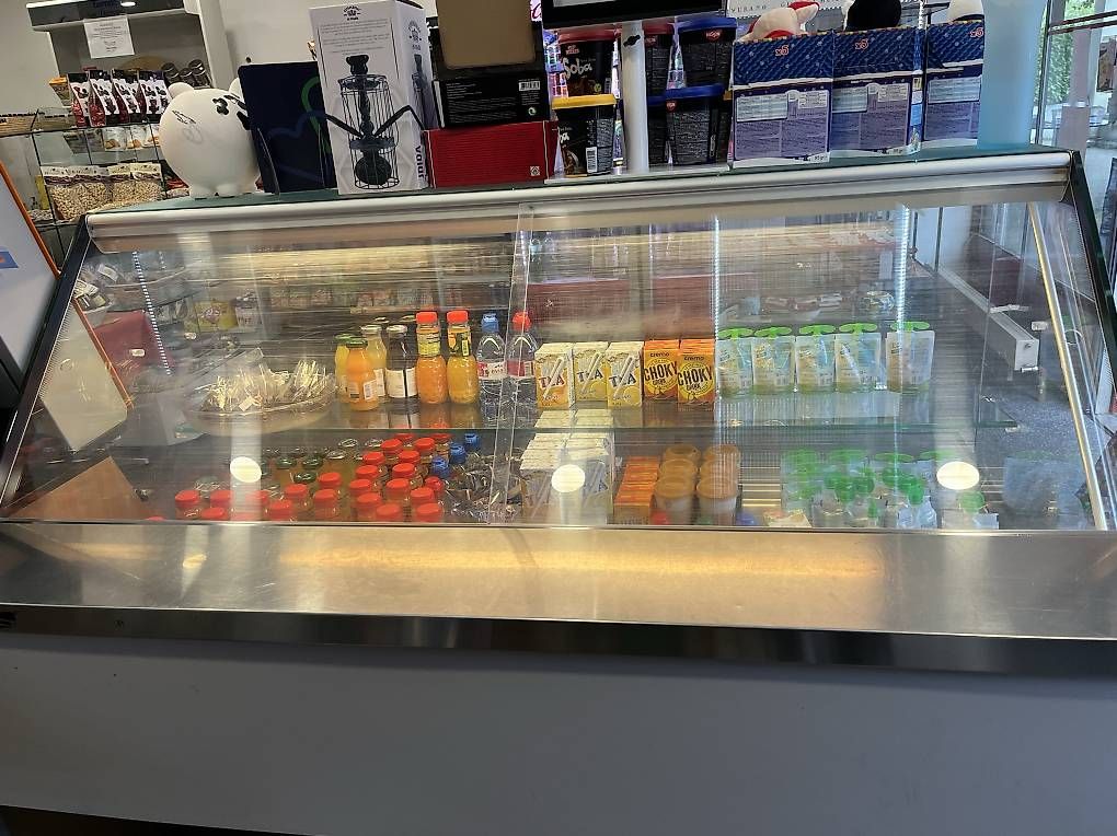 Frigoriferi: Frigo vitrine  – Usato da Pully venduto da yaa_rm7x 2
