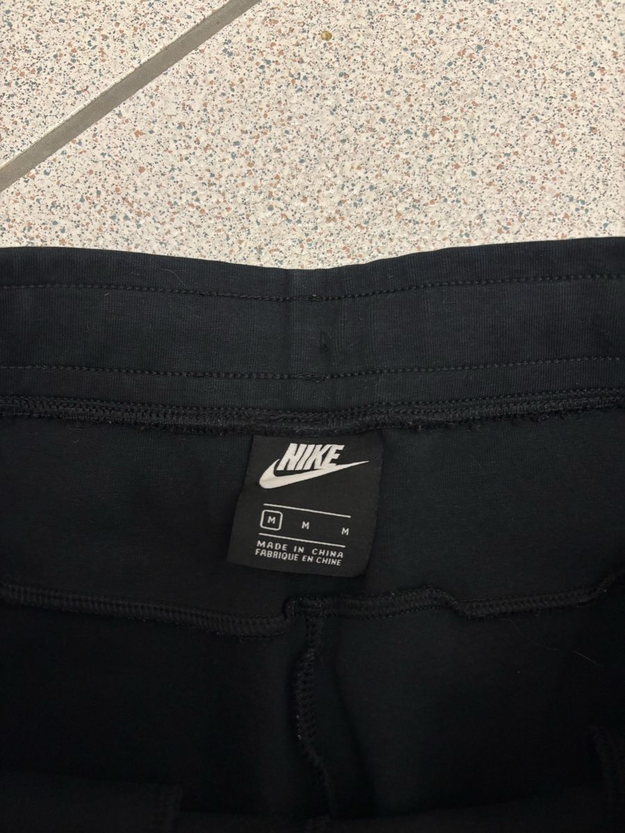 Nike Pantalons: Nike Tech Trainerhose – D'occasion à Siglistorf par lev_6lym 3
