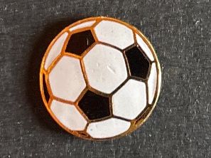 Placchette & Badge: Pin Fussball – Usato da Lützelflüh-Goldbach venduto da NicoleL.