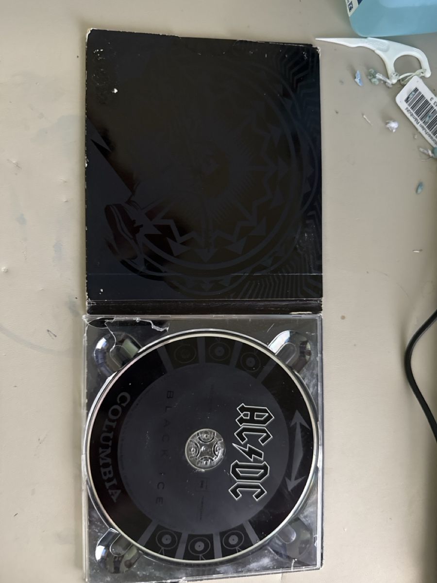 CD: ACDC Black Ice CD – Usato da Au ZH venduto da ane_2c5z 1