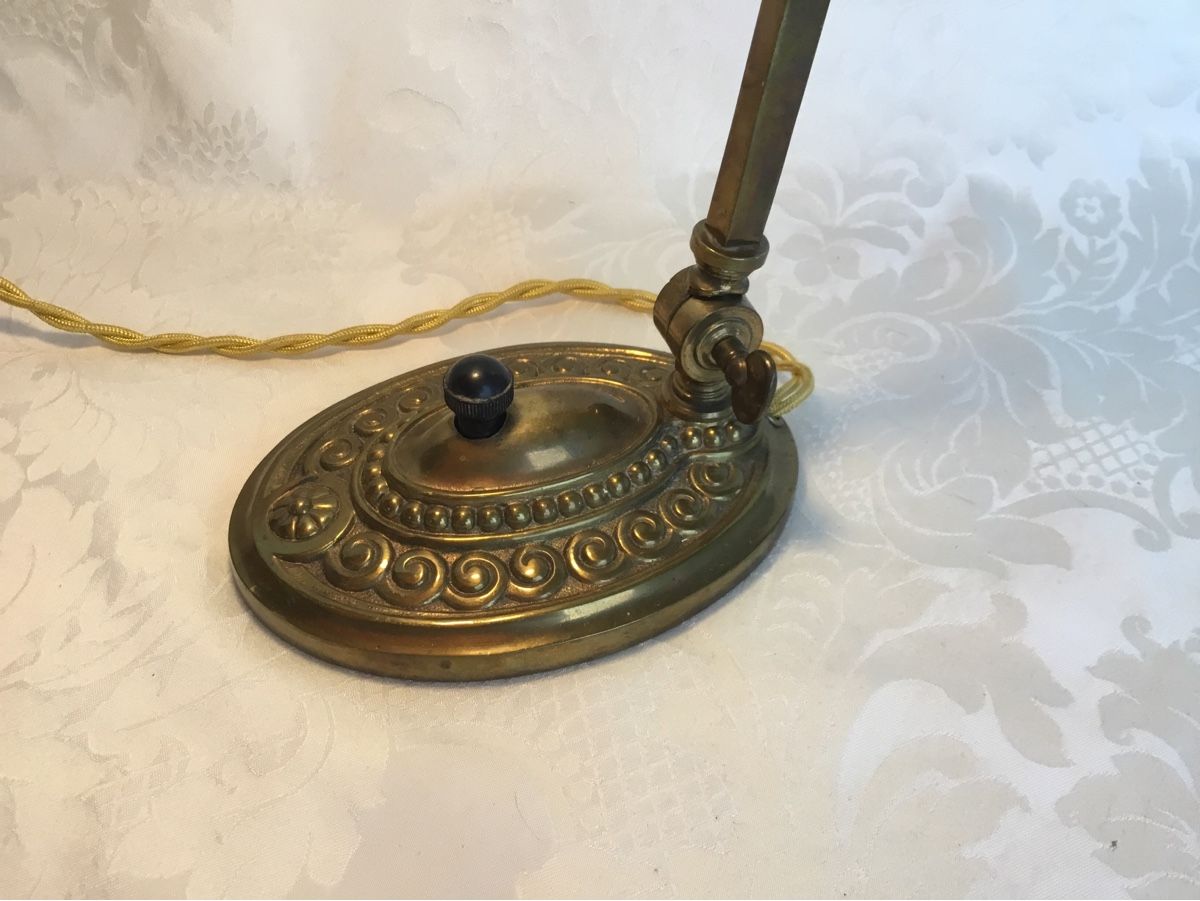 Lampade: Antike Bronce Lampe mit hübschem Jugendstil Schirmchen – Usato da St. Gallen venduto da chamilla 3